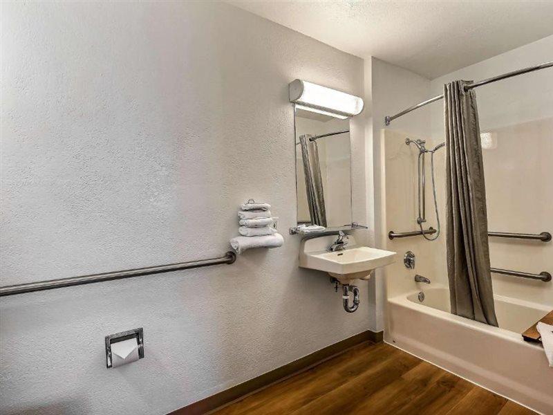 Motel 6-Oakland, Ca - Airport Dış mekan fotoğraf