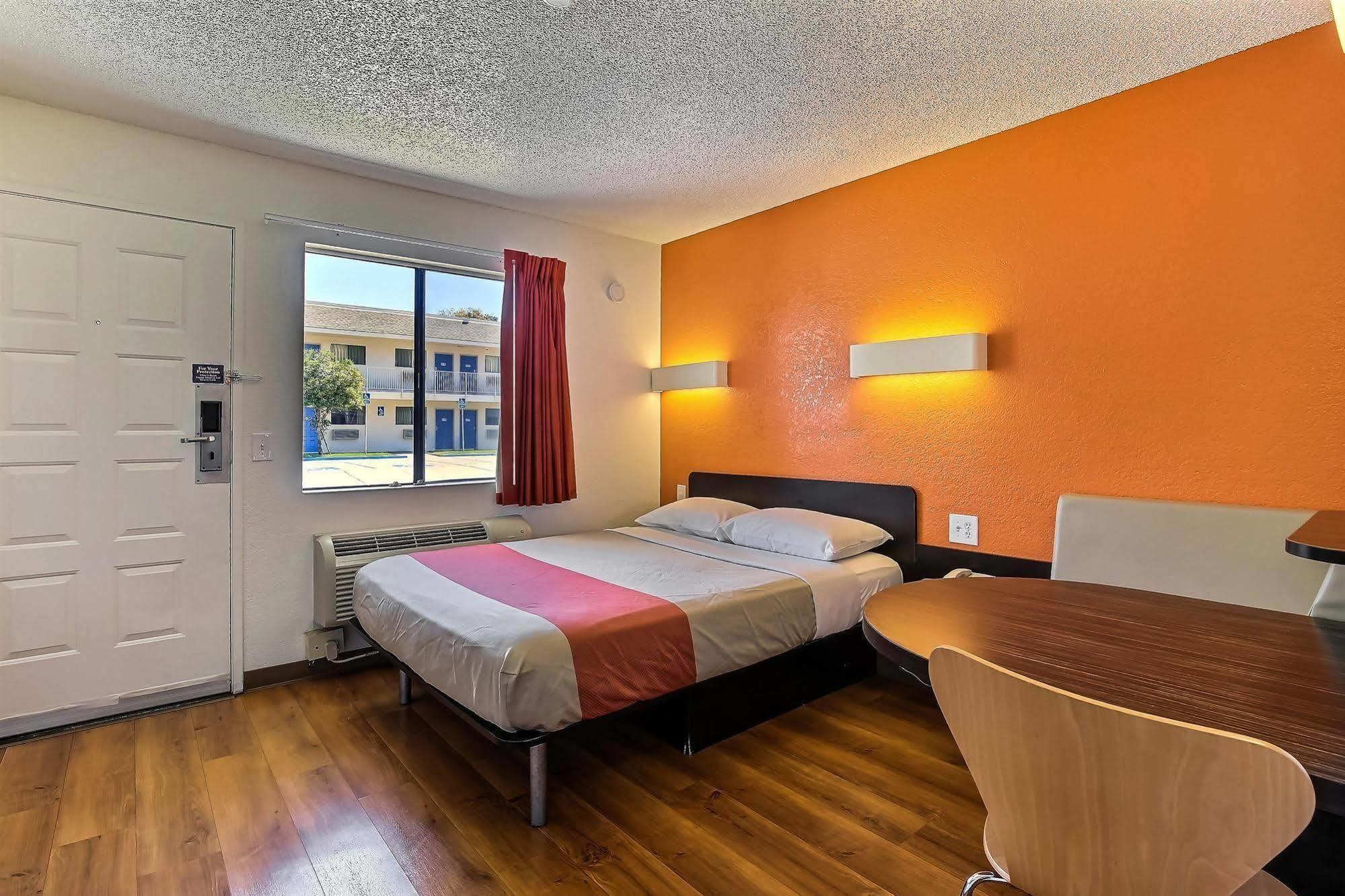 Motel 6-Oakland, Ca - Airport Dış mekan fotoğraf