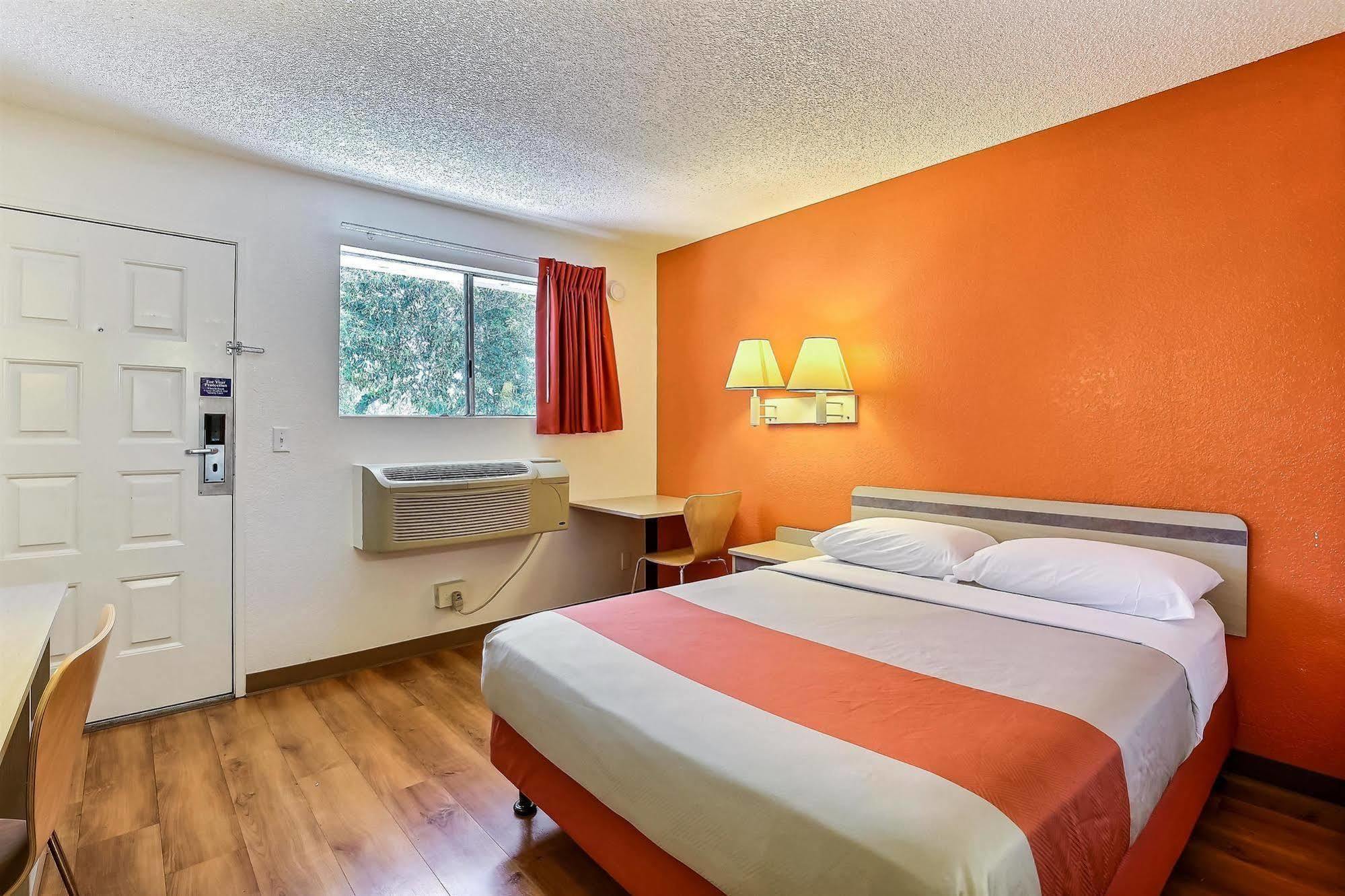 Motel 6-Oakland, Ca - Airport Dış mekan fotoğraf