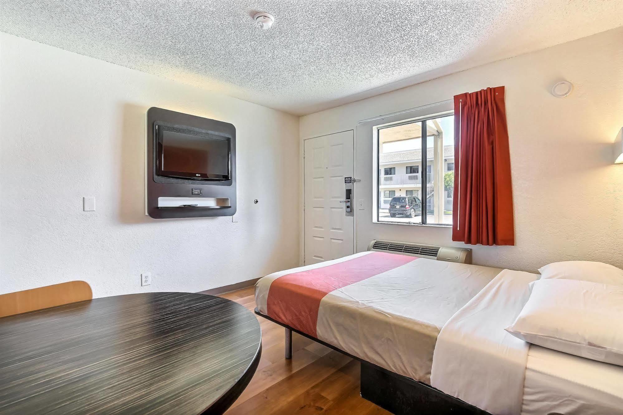 Motel 6-Oakland, Ca - Airport Dış mekan fotoğraf