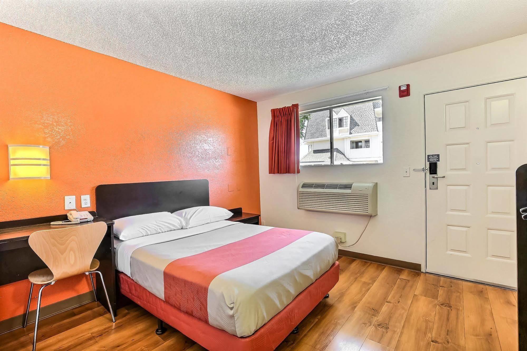 Motel 6-Oakland, Ca - Airport Dış mekan fotoğraf